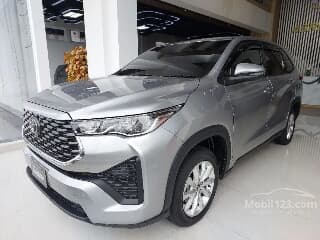 2023 Toyota Kijang Innova Zenix 2.0 v wagon ready stockk