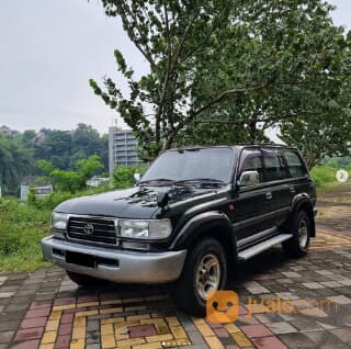 Toyota Land Cruiser VX80 Hijau tahun 1995