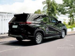 2022 Toyota Kijang Innova Zenix G HV (Premium Color) MPV