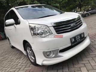 2013 Toyota Nav1 2.0 Automatic