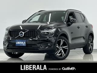 ボルボの XC40の中古車 with 5 seats and color オニキスブラックメタリック