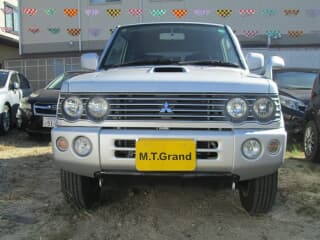三菱の パジェロミニの中古車 with 4 seats and color シルバー