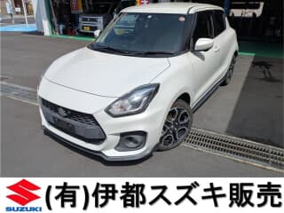 スズキの スイフトの中古車 with 5 seats and color ピュアホワイトパール