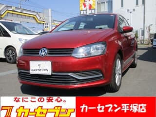 フォルクスワーゲンの ポロの中古車 with 5 seats and color ワインレッド