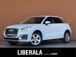アウディの Q2の中古車 with 5 seats and color グレイシアホワイトメタリック