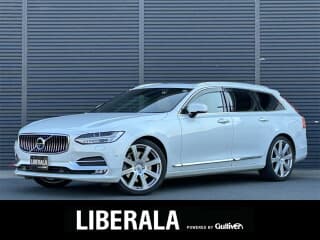 ボルボの V90の中古車 with 5 seats and color クリスタルホワイトパール
