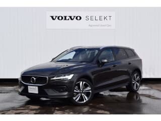 ボルボの V60クロスカントリーの中古車 with 5 seats and color パイングレーメタリック