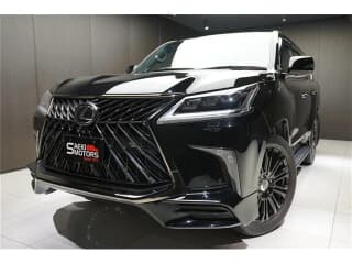 レクサスの LXの中古車 with 5 seats and color 黒