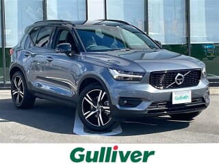 ボルボの XC40の中古車 with 5 seats and color 灰