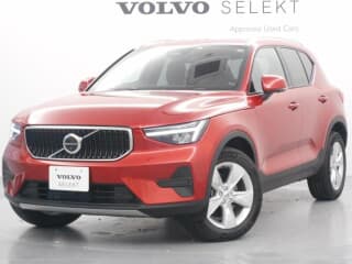 ボルボの XC40の中古車 with 5 seats and color 赤M