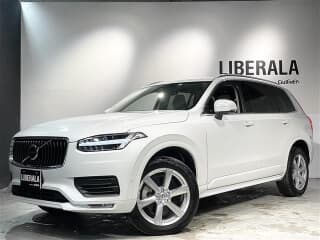 ボルボの XC90の中古車 with 7 seats and color クリスタルホワイトプレミアムメタリック
