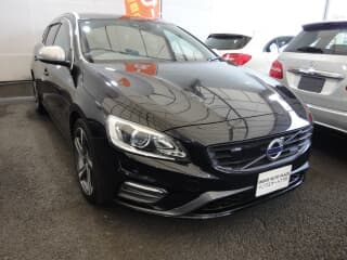 ボルボの V60の中古車 with 5 seats and color ブラックM