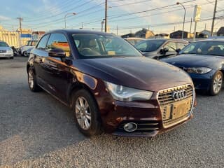 アウディの A1の中古車 with 4 seats and color マルーン