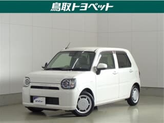 ダイハツの ミラトコットの中古車 with 4 seats and color パールホワイト