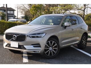 ボルボの XC60の中古車 with 5 seats and color ルミナスサンドメタリック