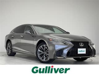 レクサスの LSの中古車 with 5 seats and color グレー