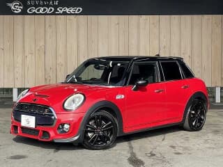 ミニの中古車 with 5 seats and color 赤