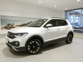 フォルクスワーゲンの T-Crossの中古車 with 5 seats and color ホワイト