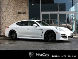 ポルシェの パナメーラの中古車 with 4 seats and color 真珠