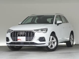アウディの Q3の中古車 with 5 seats and color グレイシアホワイトM