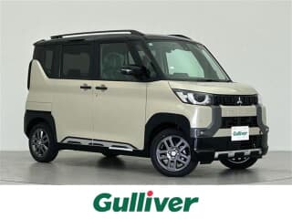 三菱の デリカミニの中古車 with 4 seats and color アイボリーツートン