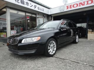 ボルボの V70の中古車 with 5 seats and color ブラックM