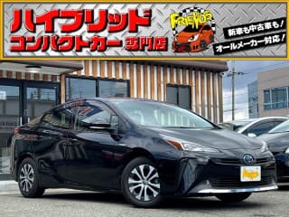 トヨタの プリウスの中古車 with 5 seats and color アティチュードブラックマイカ