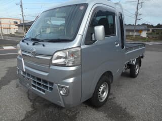 ダイハツの ハイゼットトラックの中古車 with 2 seats and color シルバー