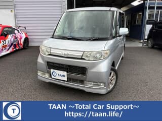 ダイハツの タントの中古車 with 4 seats and color シルバー