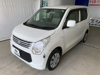スズキの ワゴンRの中古車 with 4 seats and color スペリアホワイト
