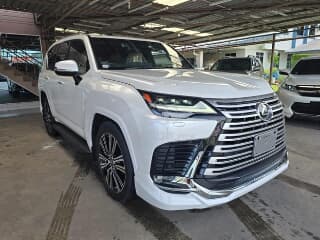 2023 Lexus LX600 Luxury (7 Seater! )