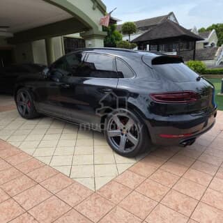 Porsche MACAN 3.0 gts (a)